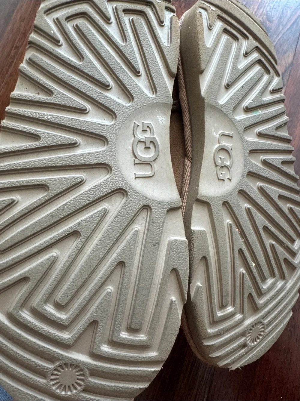 Ugg Mini Kids Chestnut Suede Shearling-Lined Slipper Boots